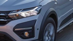 FOTO Dacia Jogger în stil Landaulet, o apariție surprinzătoare pe insula italiană Capri