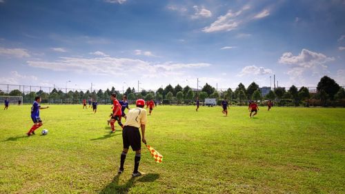 Cel puțin 30% din bugetul alocat de primării pentru sport va trebui să meargă la activitățile pentru copii și juniori - proiect USR adoptat de Parlament