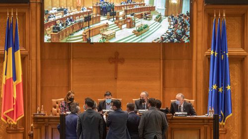 Proiect: Se dorește interzicerea înregistrărilor ședințelor din Parlament / Simion: Nu o să respect noul regulament, o să continui să fac live pe Facebook