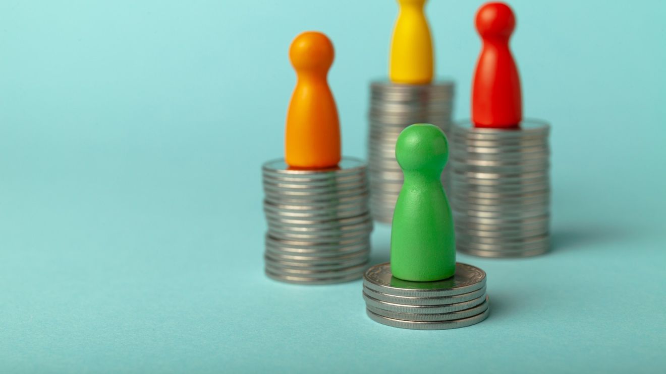 România a încheiat anul cu un salariu mediu net de 4398 de lei, în creștere cu 13,4% față de anul precedent. Majorarea este sub cea a prețurilor. TOP Salarii