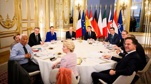 Summitul liderilor UE și NATO la Paris: Ursula von der Leyen anunță că Europa ”își asumă pe deplin” partea de asistență militară pentru Ucraina / Scholz, apel la unitate SUA-UE pentru securitatea colectivă