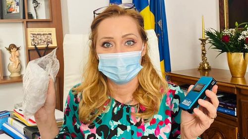Elena Lasconi, primarul din Câmpulung Muscel: Am început controalele cu etilotestul. Am trimis un angajat acasă cu alcoolemie 0,85 în aerul respirat. Ce dulce e viața la stat