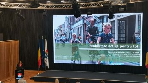 VIDEO | Modelul olandez pe două roți: lecții despre mobilitate urbană, discutate la Timișoara de o româncă stabilită la Utrecht