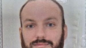 Poliția l-a prins pe bărbatul condamnat pentru crimă care a evadat marți în București / Era în apropierea unui mall din Oradea / A mers în total cu patru mașini și a încercat să-l convingă pe un șofer de tir să-l ducă mai departe