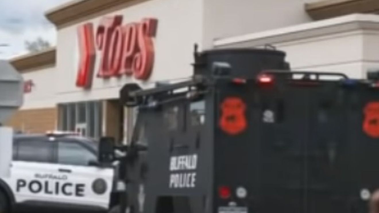 SUA: Autorul atacului armat din Buffalo soldat cu zece morți, inculpat pentru crimă rasistă