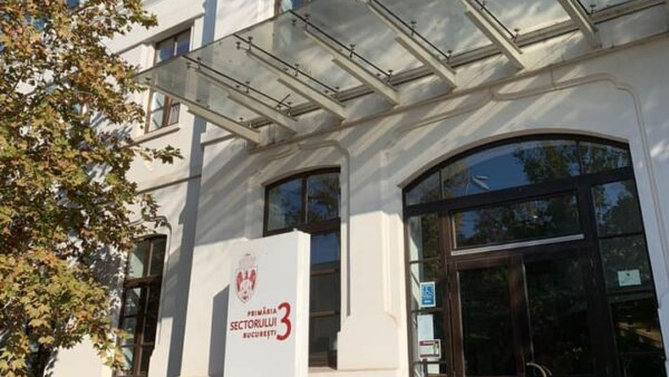 Șefii a cinci societăţi din subordinea Consiliului Local Sector 3 cer indemnizații mai mari / Printre motivele invocate, inflația mare de anul trecut și creșterea cu 50 la sută a salariului mediu brut în ultimii ani