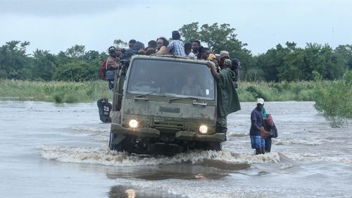 Bilanţul inundațiilor din Mozambic creşte la 106 decese / ONU avertizează asupra unei grave crize umanitare
