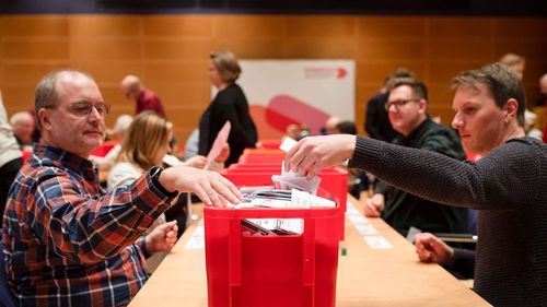 De ce se îndreaptă Germania spre alegeri anticipate. La șefia SPD candidează doi oponenți declarați ai marii coaliții