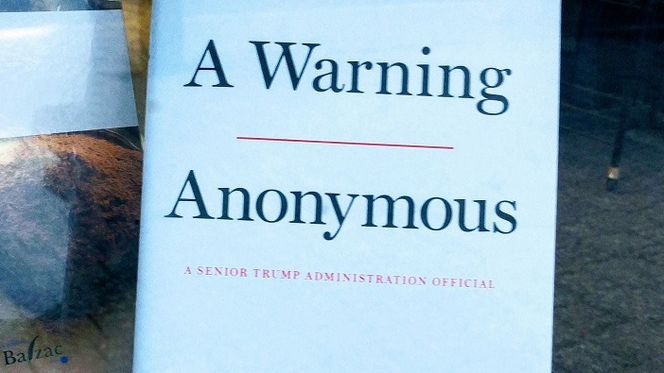 Este o angajată de la Consiliul de Securitate Națională faimoasa ”Anonymous”, sursa dezvăluirilor compromițătoare despre Trump?
