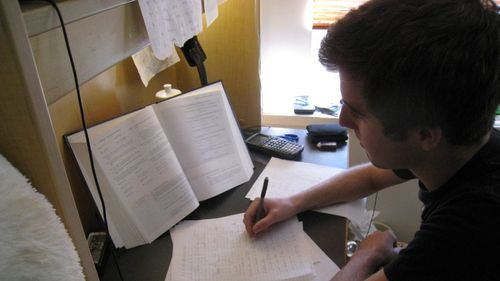 Ministerul Educației se răzgândește și “ia în considerare” modificarea regulilor de admitere la facultate, după ce anul acesta a menținut pentru minoritari examenul de română