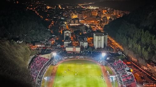 FOTO VIDEO Moment istoric în fotbalul reșițean: Primul meci în nocturnă în Valea Domanului
