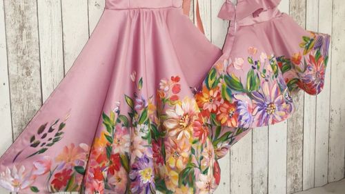 Profil de antreprenor: de la comunicare la design de modă/ „Am făcut nişte cursuri de formare profesională unde efectiv am învățat cum se realizează un proiect”