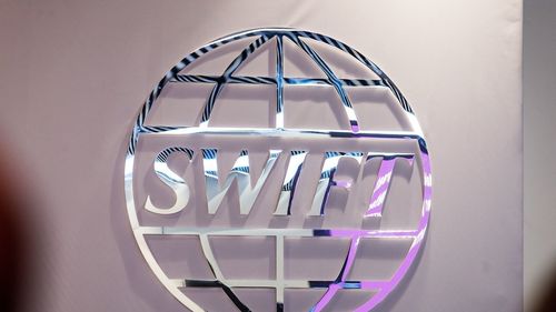 Explicație: Ce este SWIFT, cum poate afecta Rusia și ce contramăsuri a luat Vladimir Putin
