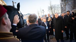 Péter Magyar a vorbit cu Recep Erdoğan, autoritarul lider al Turciei, pe care l-a invitat la Budapesta / În 2023, când Erdogan l-a vizitat pe Orbán, a primit în dar un cal