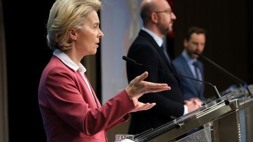 Șefii Uniunii Europene reacționează la interdicțiile impuse de Rusia: Măsurile vizează direct Uniunea, nu doar persoanele sancționate. Această acțiune este inacceptabilă, lipsită de orice justificare legală și este în întregime lipsită de temei