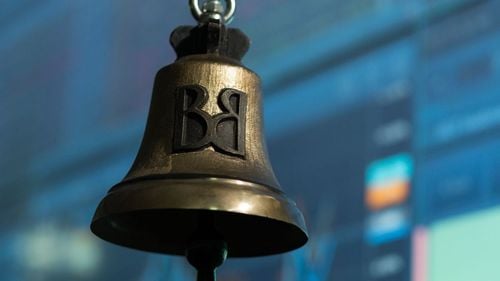 Micii investitori au subscris aproape toate acțiunile Hidroelectrica alocate pentru tranșa de retail, în trei zile de la lansarea ofertei. Subscrierile au depășit 1,2 miliarde lei