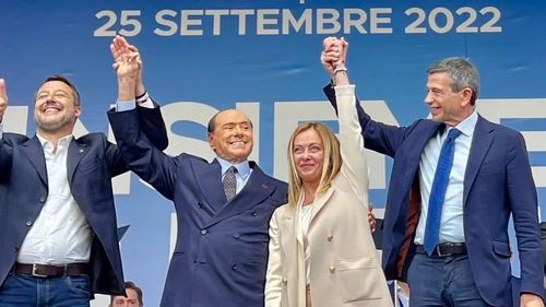Construirea guvernului Meloni din Italia: refuzuri și vetourile lui Berlusconi