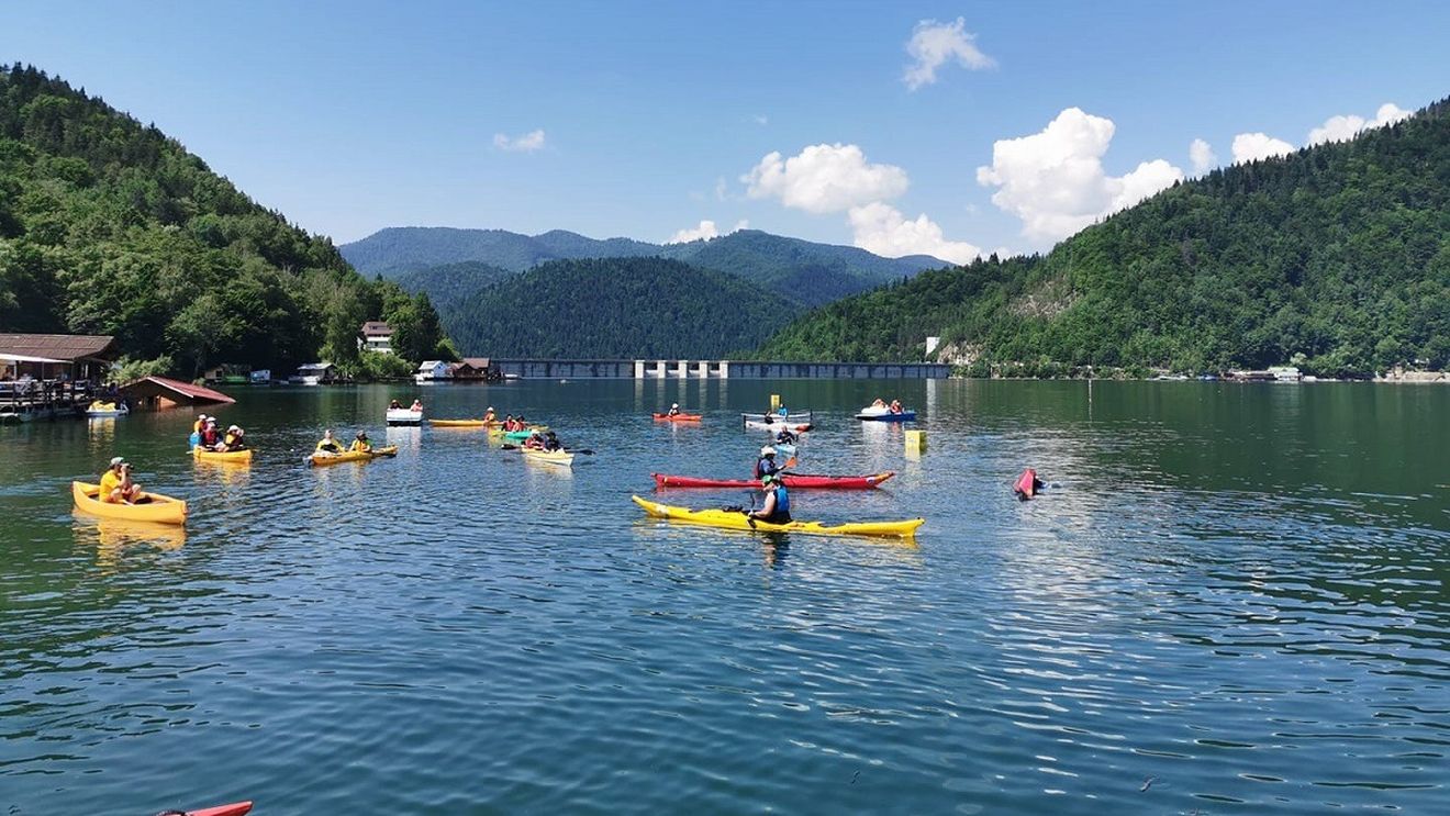 Iubitorii de ambarcaţiuni uşoare, aşteptaţi la a şasea ediţie a Bicaz Kayak Fest