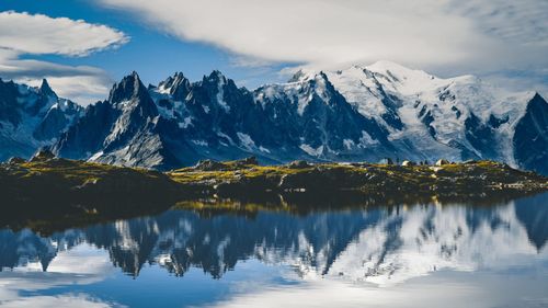 Record de căldură pe Mont Blanc: temperaturi de peste zero grade timp de 33 de ore consecutive / Pe Monte Rosa, la 4.554 metri, s-au înregistrat 9 grade Celsius
