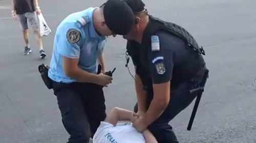 Protestatar brutalizat de jandarmi: ”Fac tot ce pot ca să nu mă trezesc în Rusia sau Turcia”