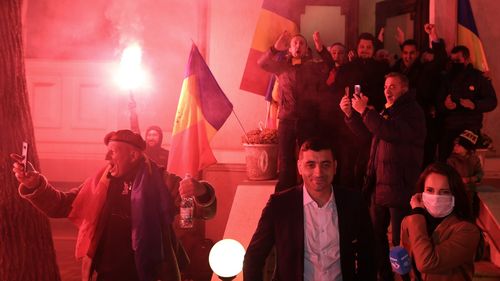 AUR ”în numele Lui Dumnezeu”: Apărarea creștinilor de gay și atei, multiculturalismul este paravan pentru neomarxiști, relația cu ”globaliștii” SUA nu există/ Unirea cu Basarabia și România Mare în Europa (program politic)