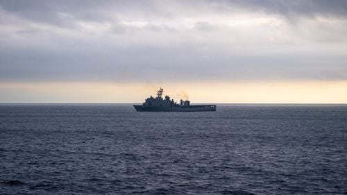 Forțe navale din Statele Unite, Israel și două state arabe din Golf participă la un exercițiu comun de securitate în Marea Roșie, un aparent avertisment la adresa Iranului