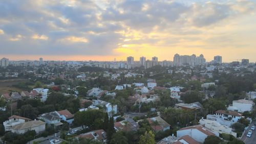 Cel puţin 24 de persoane au fost rănite în Israel după ce un camion a lovit o staţie de autobuz, anunţă poliţia