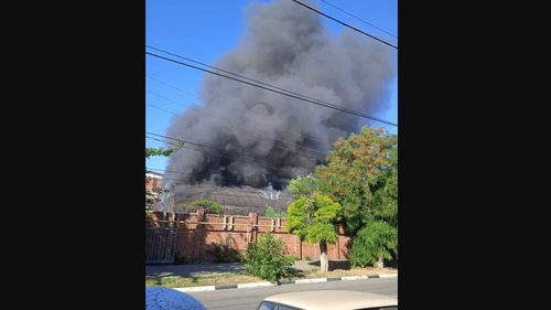 VIDEO Un incendiu de proporții a izbucnit în portul rusesc Yeysk de la Marea Azov, în urma unei explozii