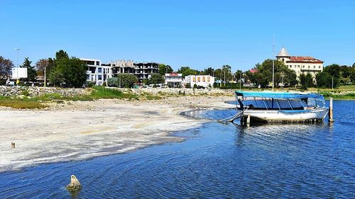 Societatea Ornitologică Română a sesizat Parchetul în cazul construcţiilor ilegale din situl protejat lacul Techirghiol