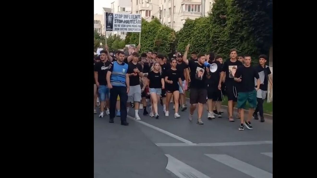 VIDEO A doua seară de proteste în Slatina după ce un tânăr a murit înecat