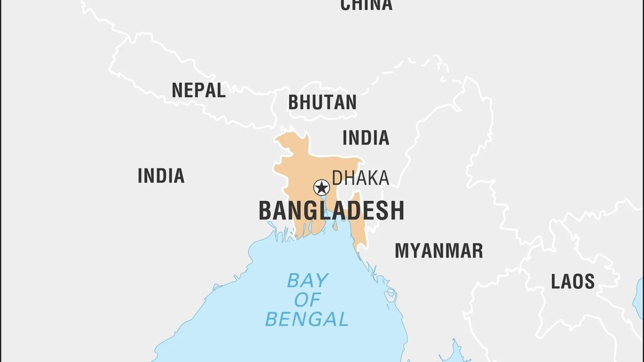 Șeful armatei din Bangladesh anunţă formarea unui guvern provizoriu după fuga din ţară a premierului Hasina