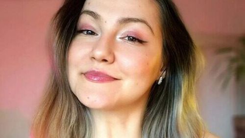 Cum l-a transformat Oana Lasconi pe dictatorul criminal Ali Khamenei într-un ”lider feminist și moral” pe Instagram: Relativizarea masacrelor din “perspectivă marxistă”, cu retorică violentă și teorii ale conspirației