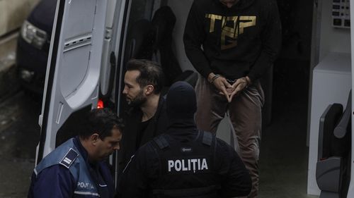 Dominic Fritz: Doi străini trimişi în judecată că au violat minore şi au traficat zeci de românce au plecat liberi în Florida / Asta şi-a dorit să se întâmple noul prieten al lui Georgescu, Elon Musk