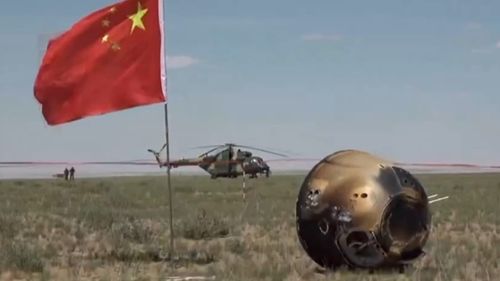 O sondă spaţială chineză a adus pe Terra eşantioane prelevate de pe faţa nevăzută a Lunii  / De ce este considerată "o realizare inedită în istoria explorării lunare"