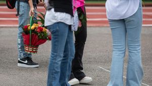 Un elev de 16 ani din Botoșani care își agresa și șantaja colegii a fost arestat preventiv 30 de zile/ Adolescentul are antecedente penale