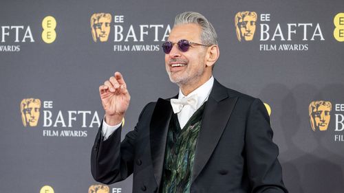 Eleganță gotică pe covorul roșu: Revenirea stilului dark la Premiile Bafta
