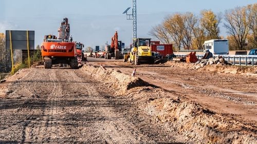 Încă un miliard de lei de la buget pentru primari: 100 de proiecte de infrastructură semnate marți prin controversatul program „Anghel Saligny”