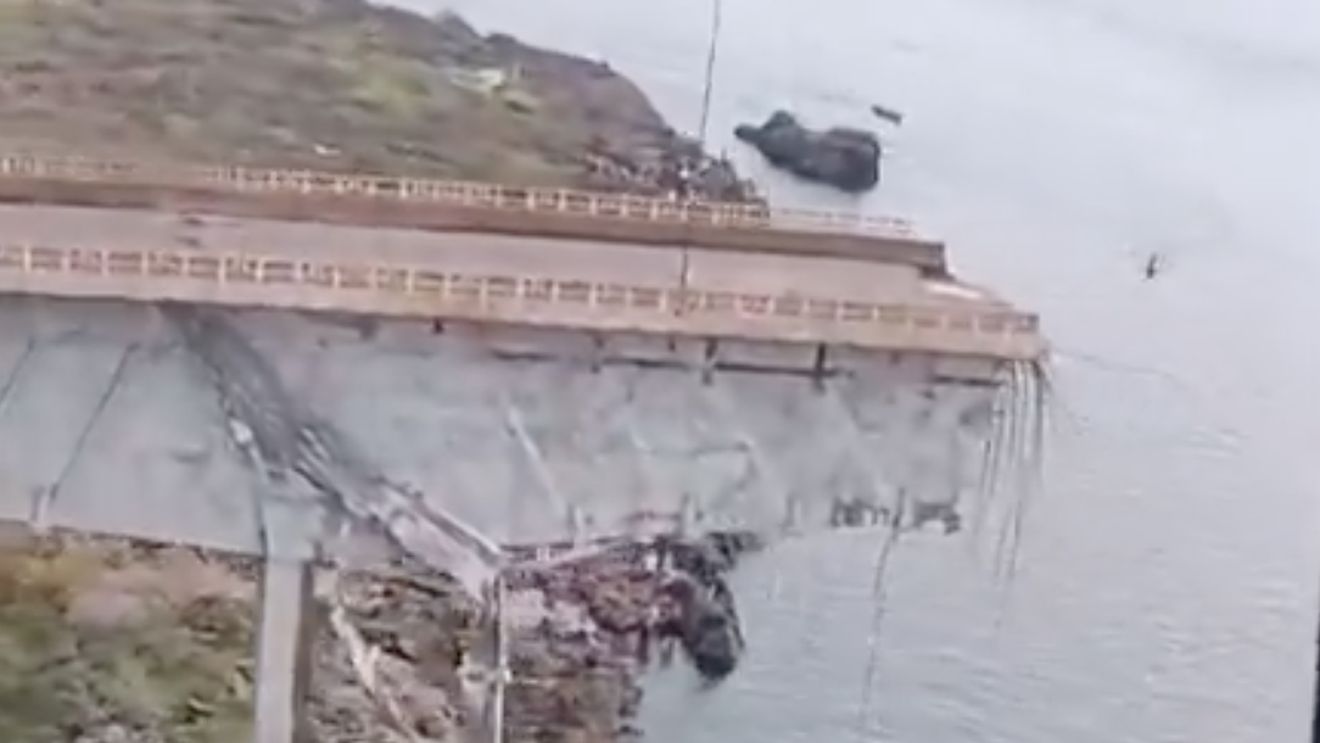 Pericol de poluare cu acid sulfuric, după prăbușirea unui pod în Brazilia