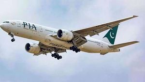 O companie aeriană pakistaneză prezintă scuze după o reclamă cu un avion care se îndreaptă spre Turnul Eiffel