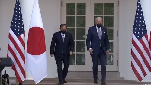 Premierul japonez, primul lider primit de Biden la Casa Albă/ Cei doi și-au promis să ”facă față împreună provocărilor” ridicate de China
