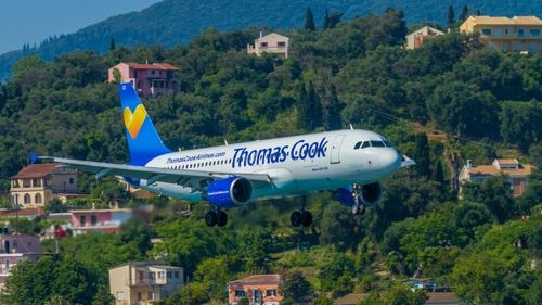 Cea mai veche firmă de turism din lume și-a anunțat falimentul. 600 de mii de turiști, blocați în vacanțe după ce avioanele firmei au fost reținute la sol