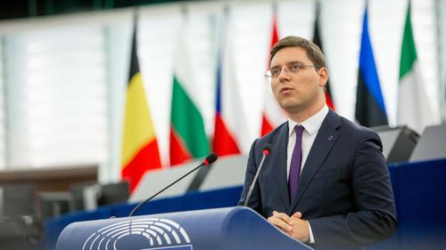 Victor Negrescu: Am obţinut un sprijin larg pentru salvarea proiectelor din PNRR / Ce înseamnă de fapt rezoluția votată de Parlamentul European