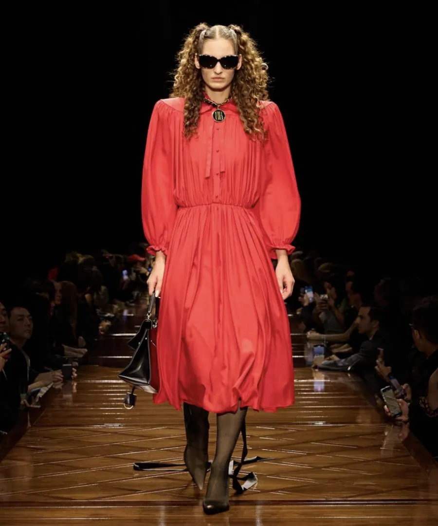 belenciaga, paris fashion week 2024, demna gvasalia, modă, case de moda de lux 