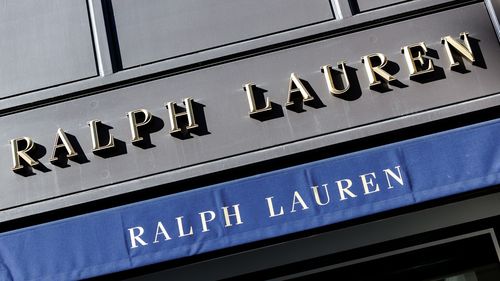 Ralph Lauren depășește estimările pentru trimestrul IV, dar estimează o încetinire a creșterii vânzărilor în acest an