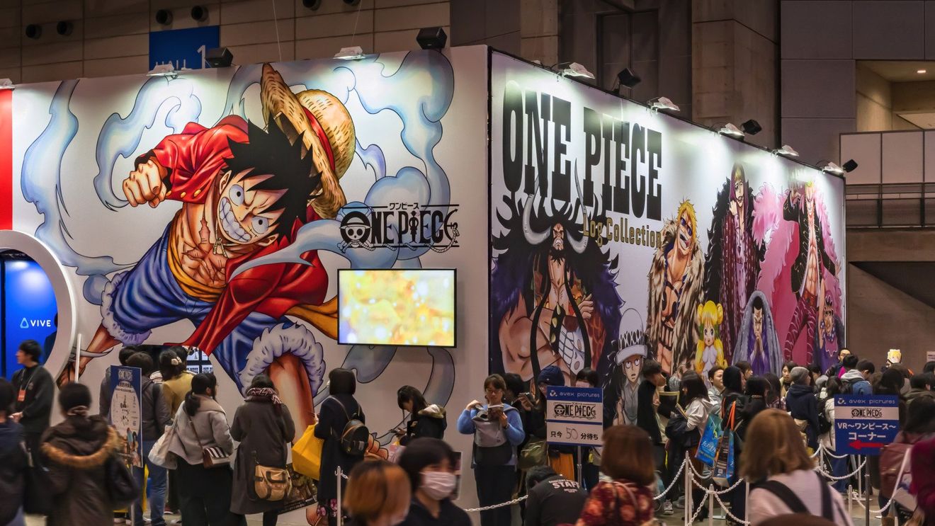 Noul simbol al protestelor generației Z: Un steag al piraților făcut celebru de serialul japonez manga “One Piece”