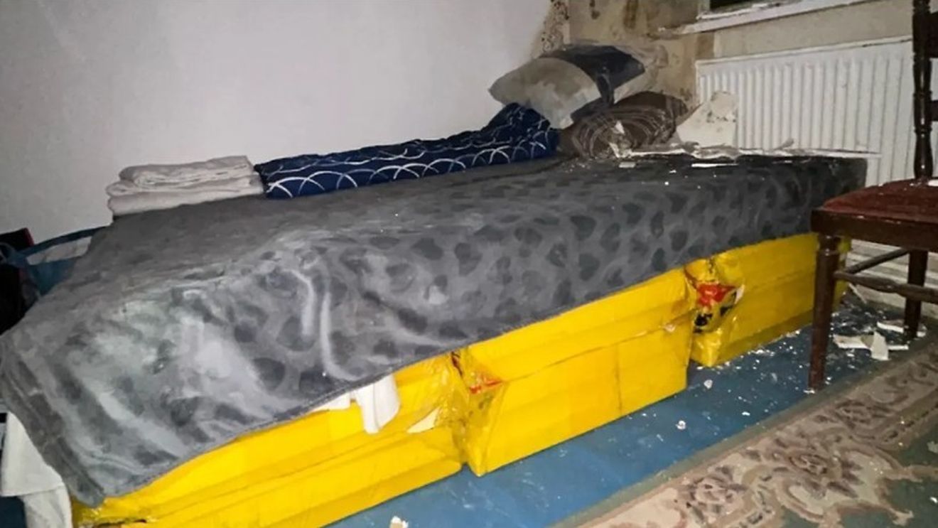 Caz de sclavie în Germania: Mai mulți români au fost exploatați de un alt român, anunță Poliția / Erau bătuți, sechestraţi în camere cu mucegai, puşi să muncească 13 ore pe zi, fără plată şi hrană adecvată