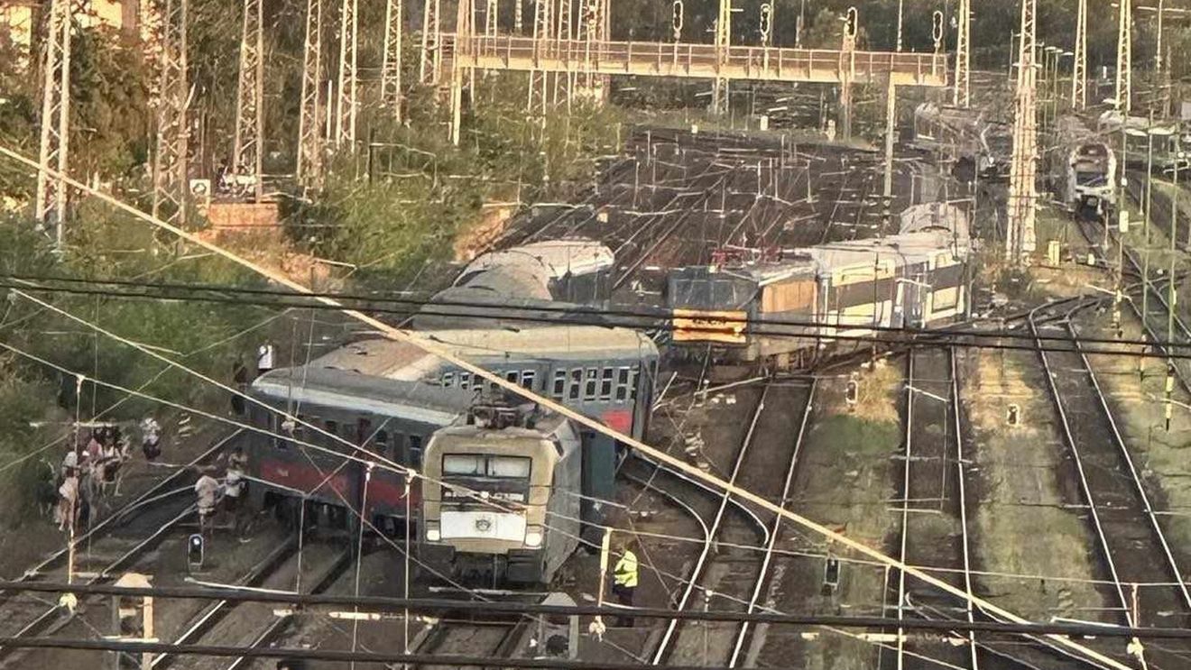 Trafic în continuare paralizat în gara Keleti din Budapesta, după deraierea unui tren InterCity care venea de la Cluj / Circulaţia trenurilor ar putea fi reluată marţi dimineaţa