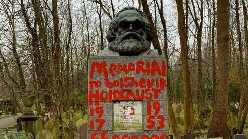 Mormântul lui Karl Marx, vandalizat cu inscripțiile ”Doctrina urii” și ”Arhitectul genocidului”