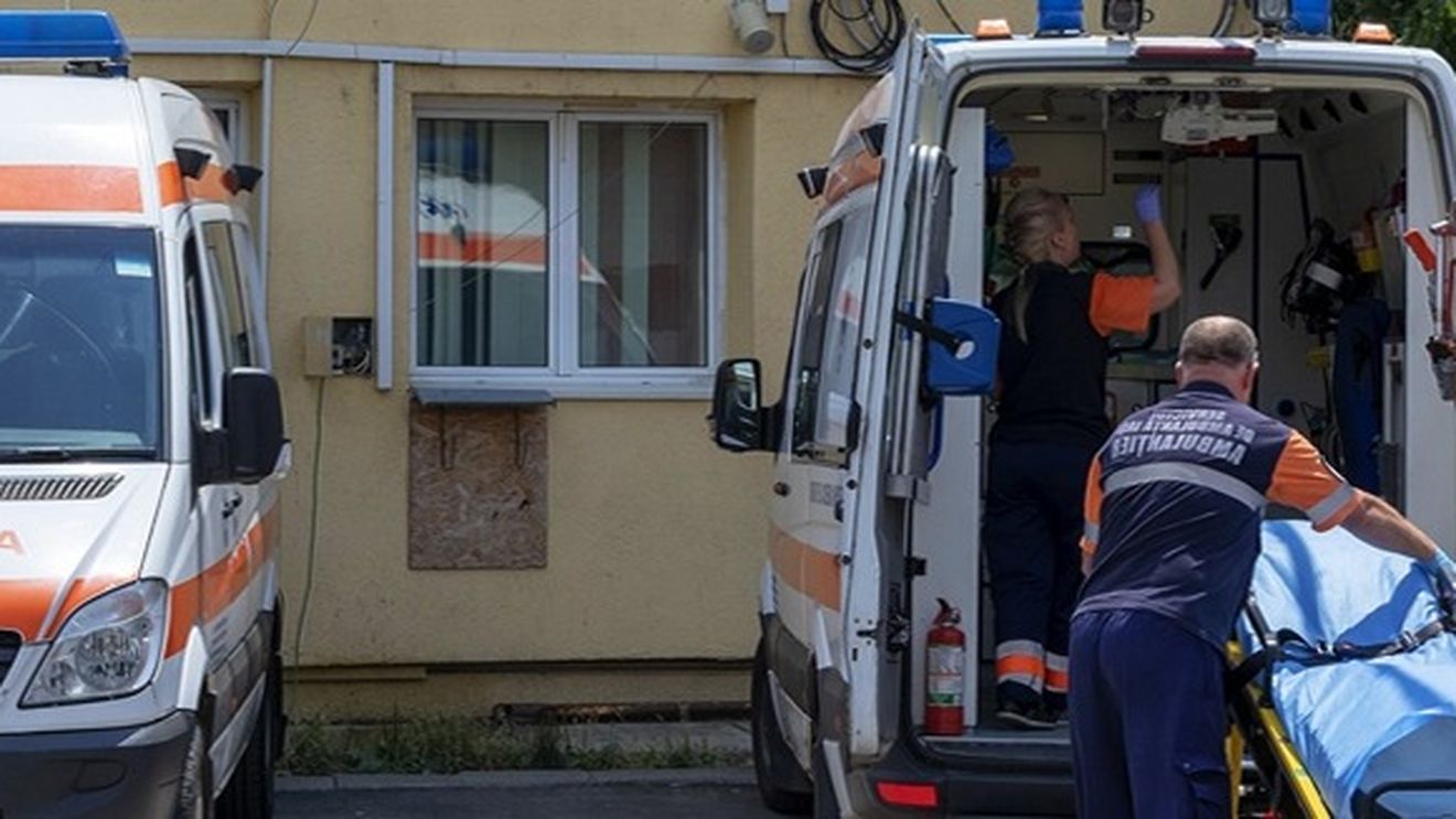 UPDATE O ambulanță SMURD s-a răsturnat pe Șoseaua Kiseleff/ În ambulanță se aflau un copil de 1 an și mama acestuia care a cerut îngrijiri medicale și va fi transportată la Spitalul Floreasca