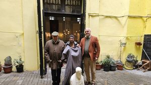 Un bust din marmură vechi de 174 de ani, furat în 1997 din cripta cimitirului evreiesc din Arad, recuperat dintr-un anticariat din Austria